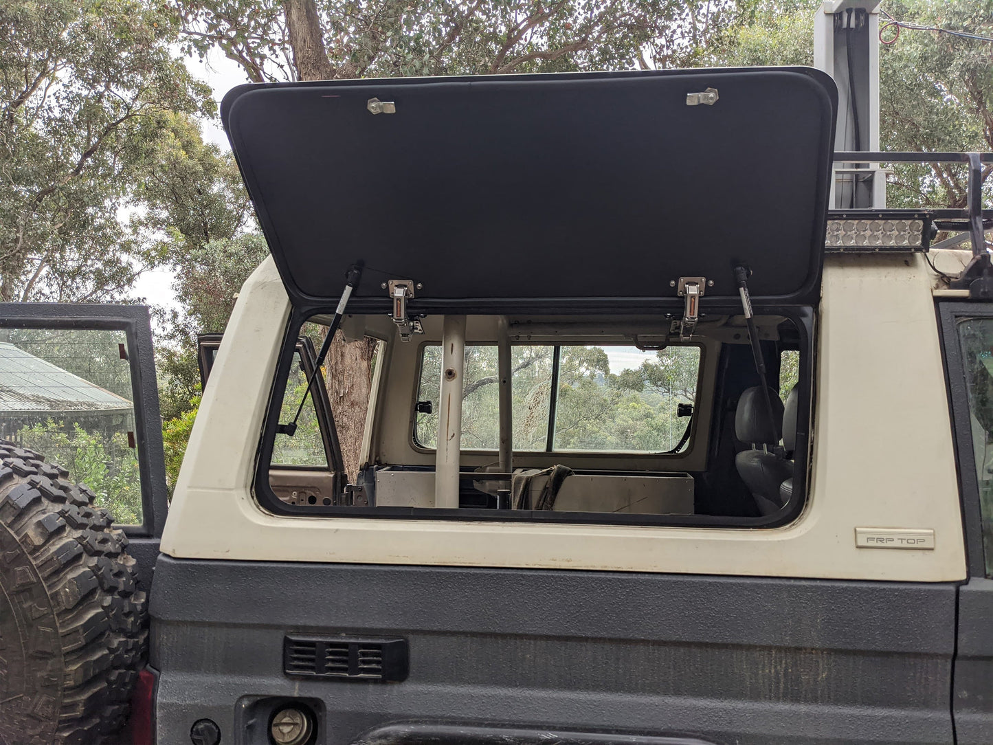 Gullwing Window - Toyota Land Cruiser BJ73/BJ74 and FJ73/FJ74 - By Emuwing